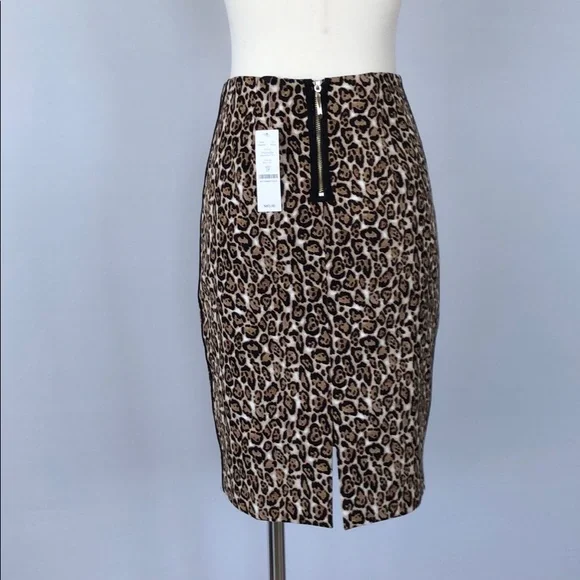 NWT WHBM Leopard Stretch Pencil Skirt Size 2P - Picture 7 of 11